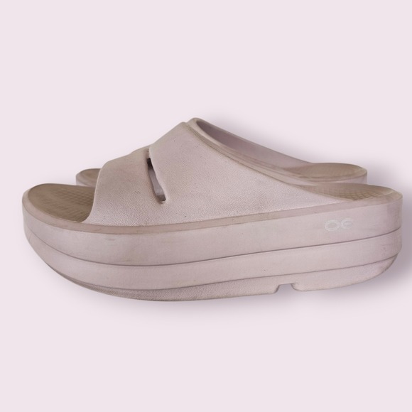 OOFOS Shoes - OOFOS Stardust Oomega Ooahh Platformed Feet Friendly Comfy Sandals sz 7